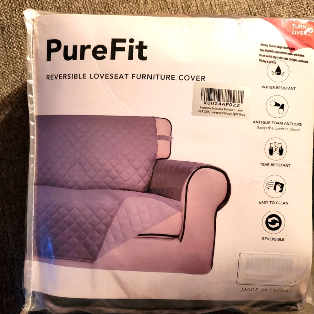 Reversible loveseat cover